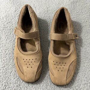 Dr. Scholl's Tan Suede Footwear